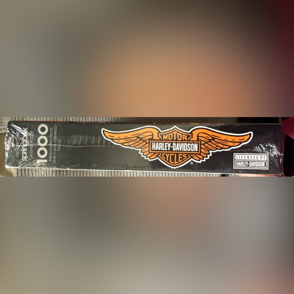 New Vintage Harley Davidson 1994 Puzzle
Heritage 1000 Piece Jigsaw Puzzle - Picture 4 of 5